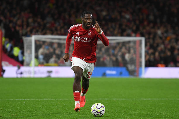 而是呈现出 而是呈现出